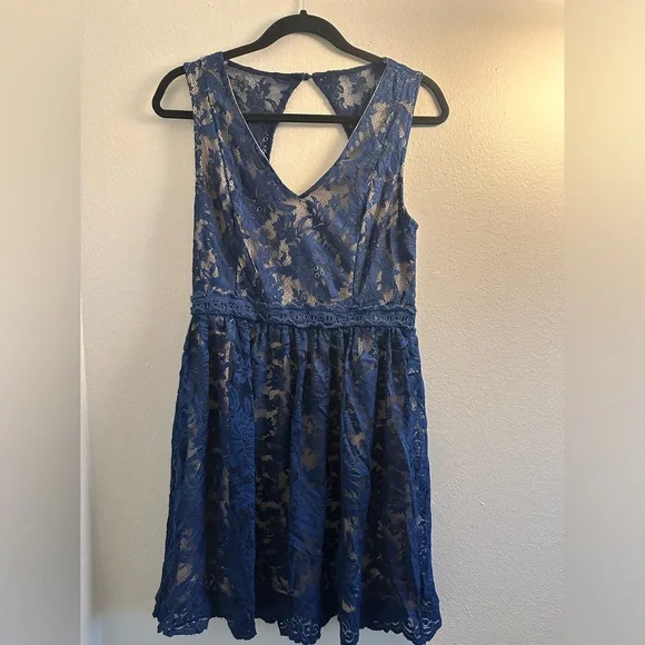 Size medium navy blue Francescas dress Size medium navy blue Francescas dress